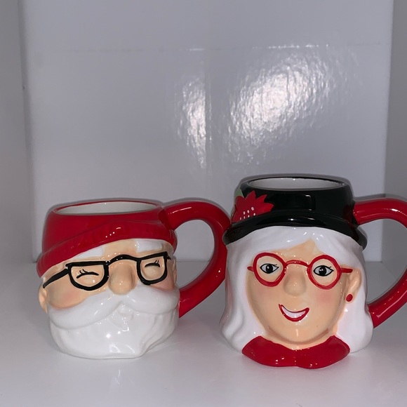 2 Christmas 🎄 Mugs 🎅🏽🤶🏽 - Picture 6 of 8